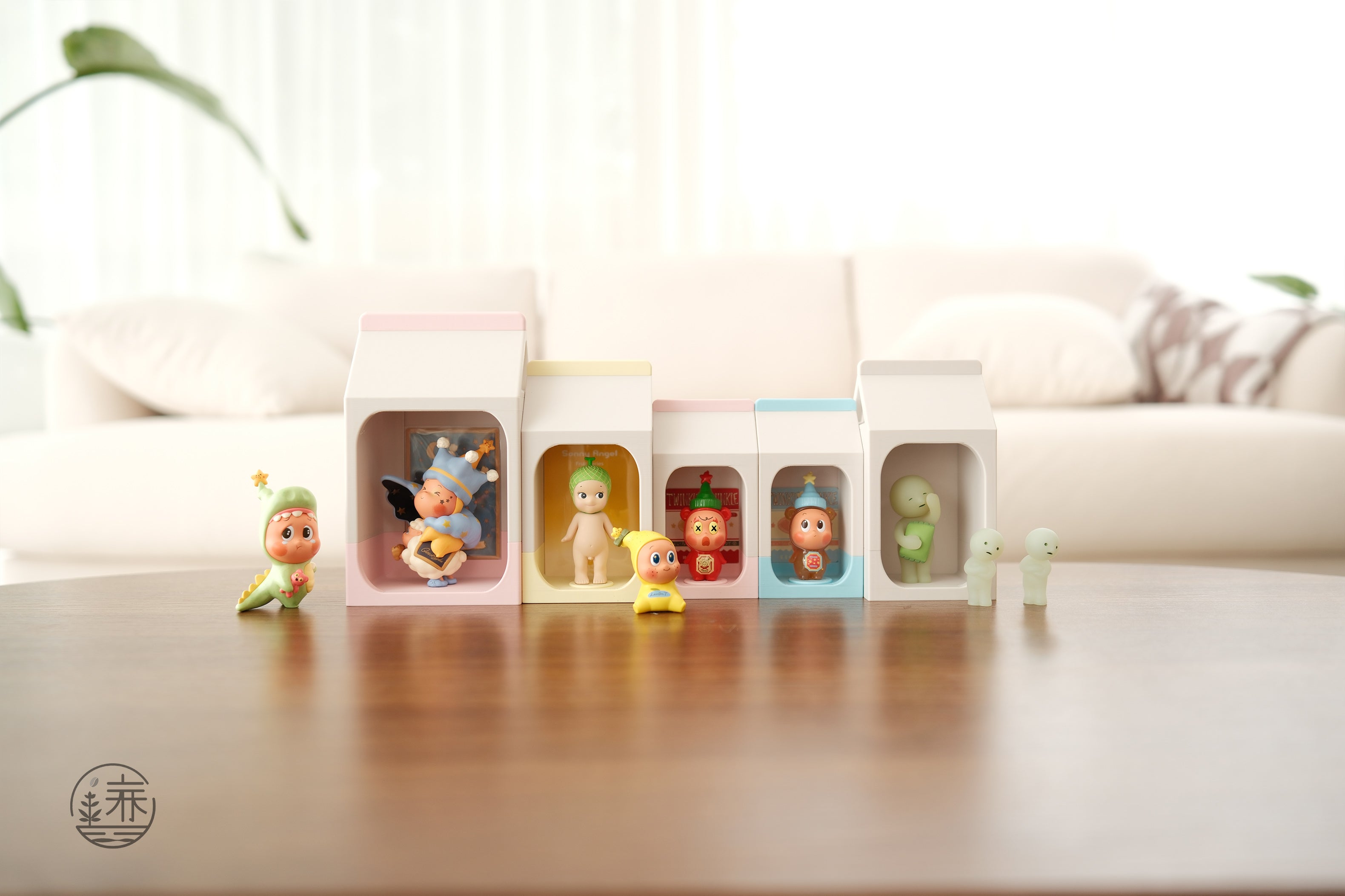 Hirono Regular(3) Milk Carton : Collectibles Stand