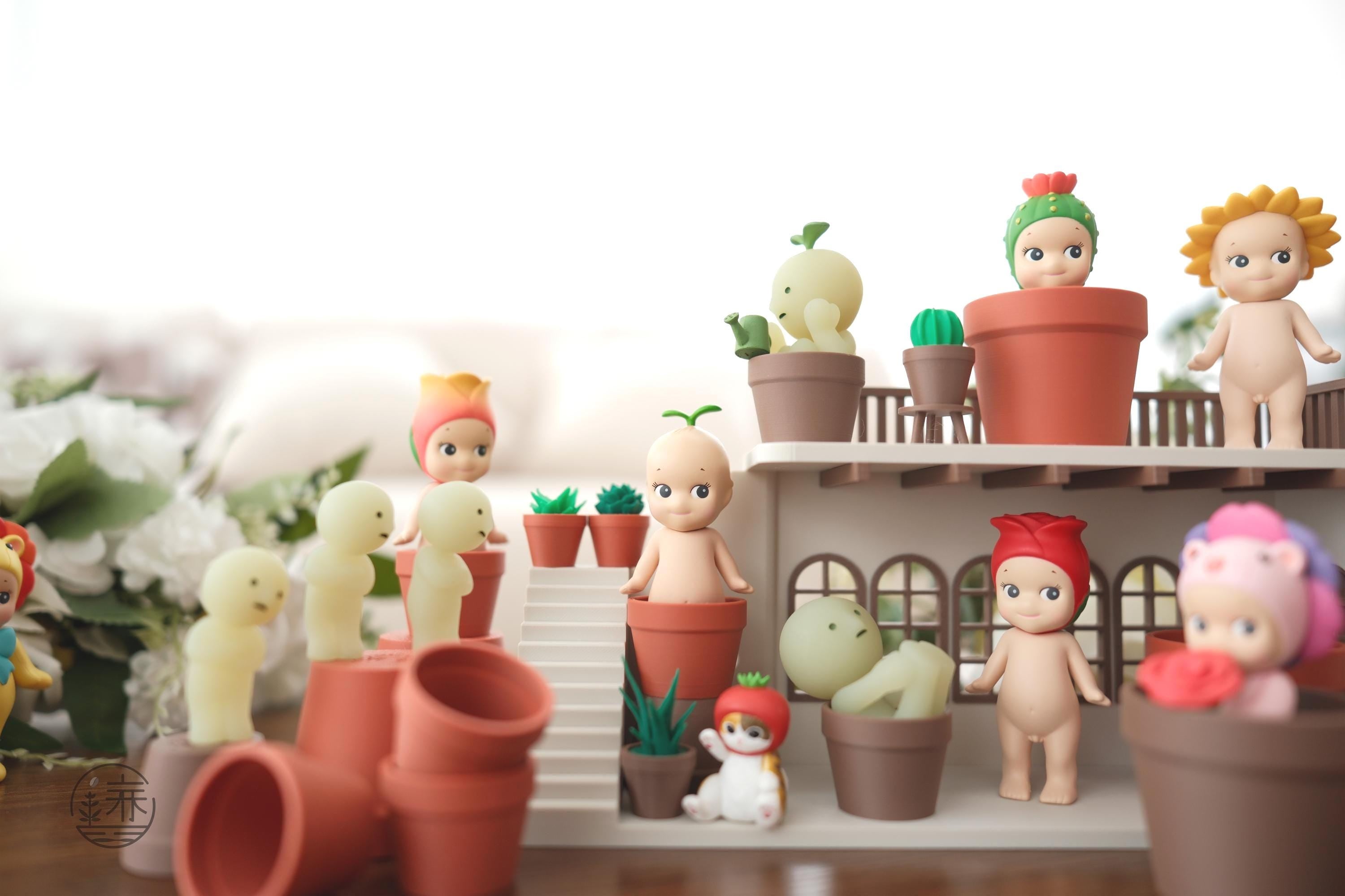 Sonny Angel & Smiski Plant Pot Display: Collectible Figure Holder